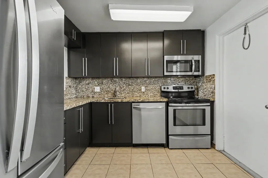 950 Hillcrest Drive Hollywood FL 33021