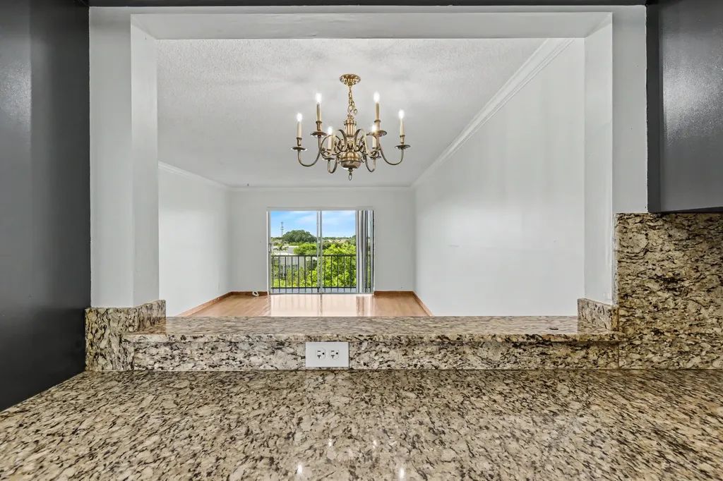 950 Hillcrest Drive Hollywood FL 33021
