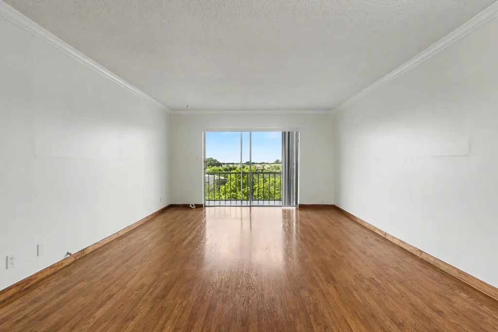 950 Hillcrest Drive Hollywood FL 33021