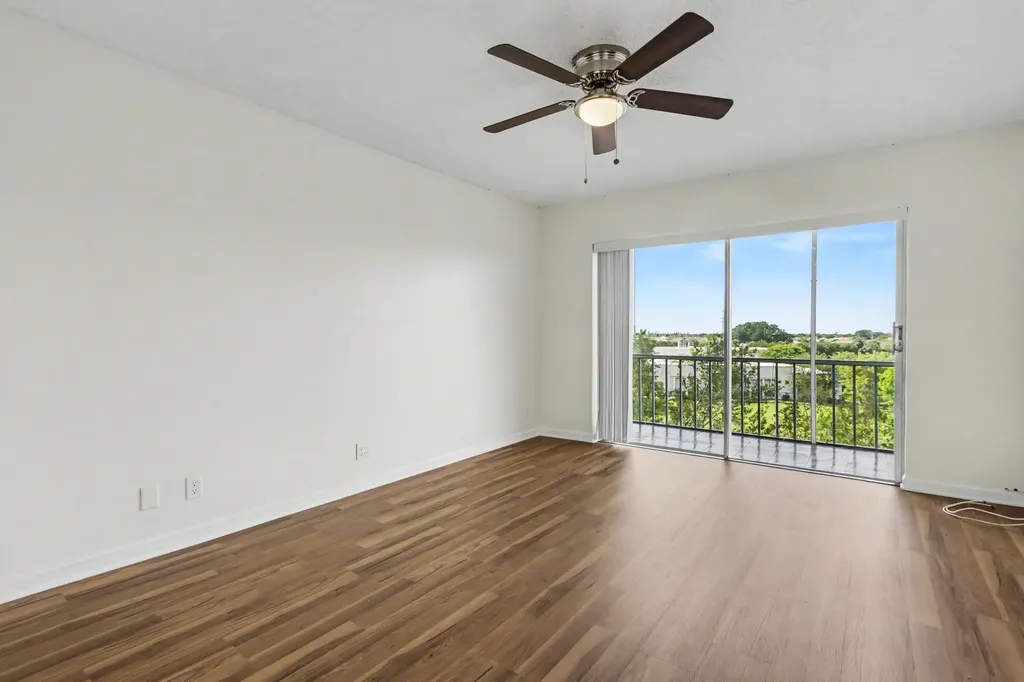 950 Hillcrest Drive Hollywood FL 33021
