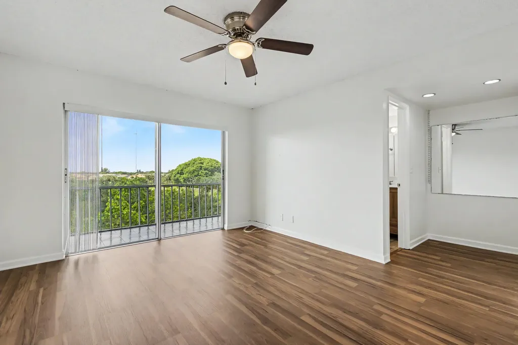 950 Hillcrest Drive Hollywood FL 33021