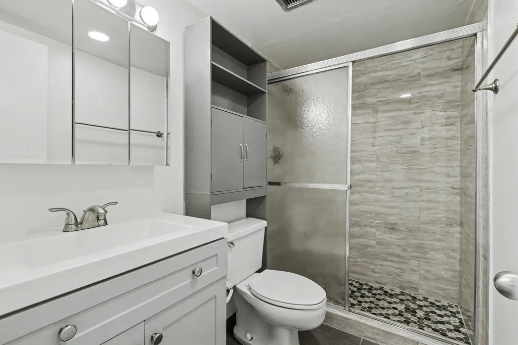 950 Hillcrest Drive Hollywood FL 33021