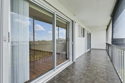 950 Hillcrest Drive Hollywood FL 33021