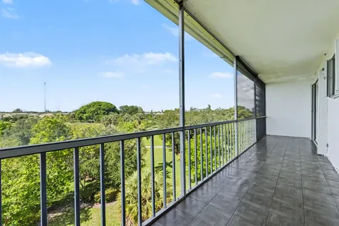 950 Hillcrest Drive Hollywood FL 33021