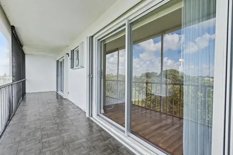 950 Hillcrest Drive Hollywood FL 33021