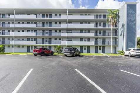 950 Hillcrest Drive Hollywood FL 33021