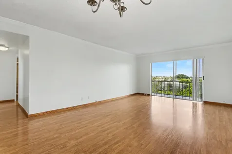 950 Hillcrest Drive Hollywood FL 33021