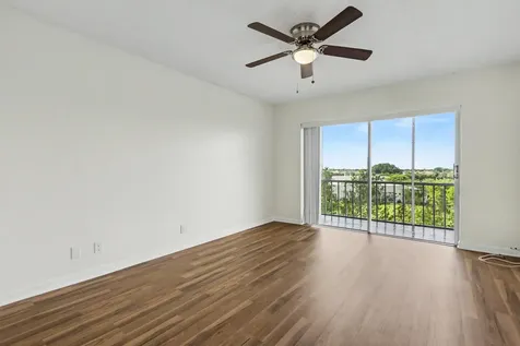 950 Hillcrest Drive Hollywood FL 33021