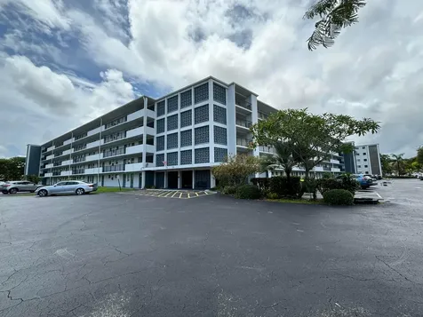 950 Hillcrest Drive Hollywood FL 33021