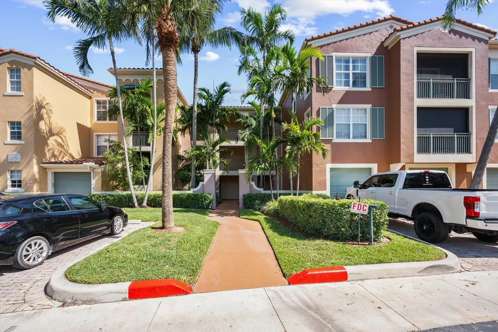11770 St Andrews Place Wellington FL 33414