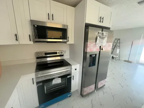 2747 Summit West Palm Beach FL 33406