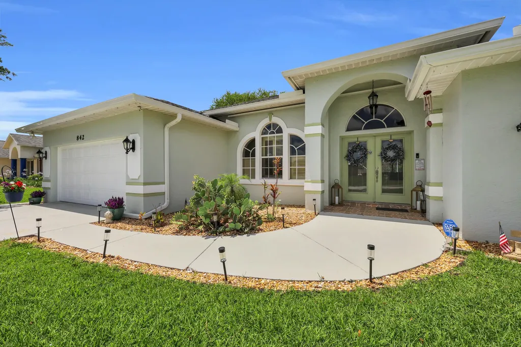842 SE Quiescent Lane Port St Lucie FL 34983