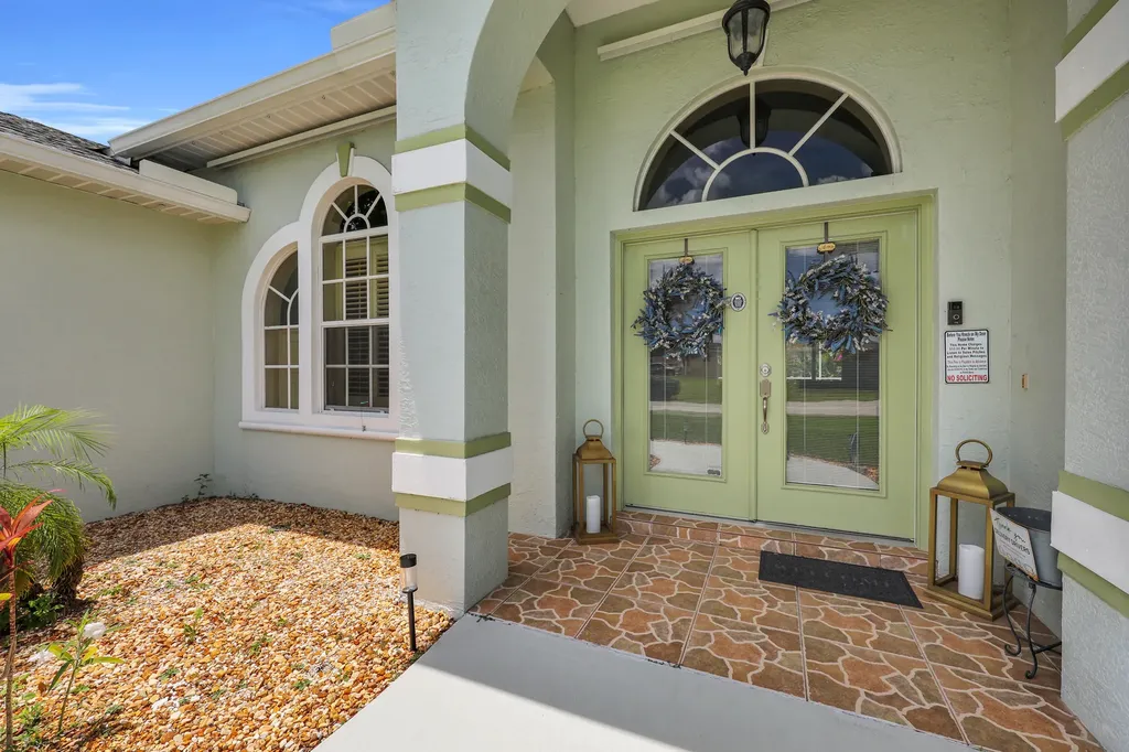 842 SE Quiescent Lane Port St Lucie FL 34983