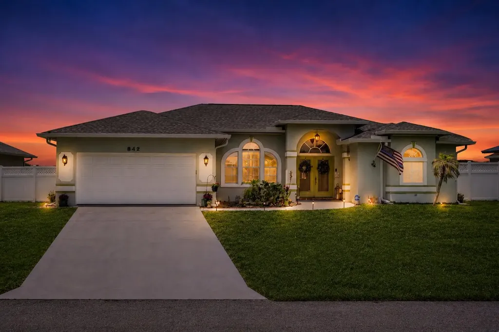 842 SE Quiescent Lane Port St Lucie FL 34983