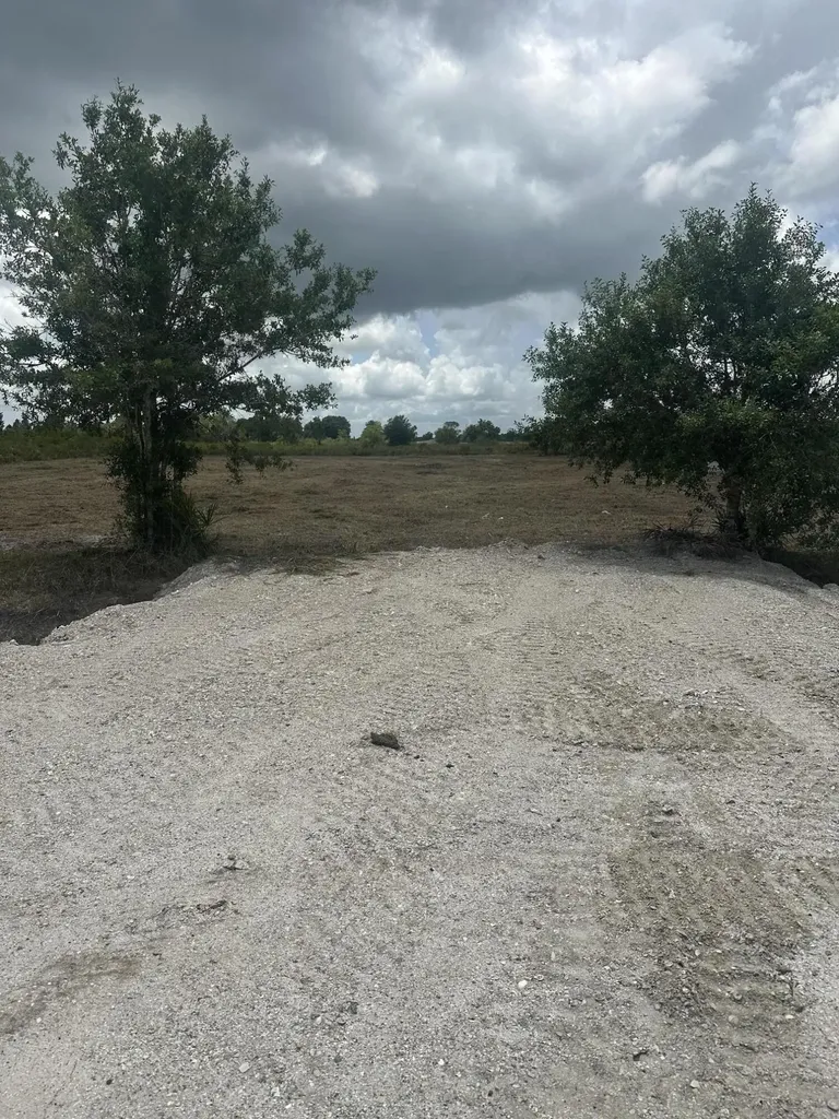 17980 NW 252nd Street Okeechobee FL 34972