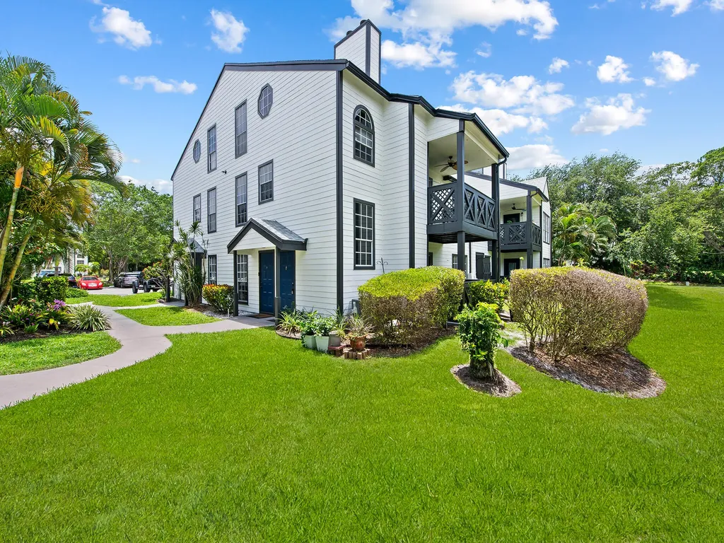 5095 Heatherhill Lane Boca Raton FL 33486