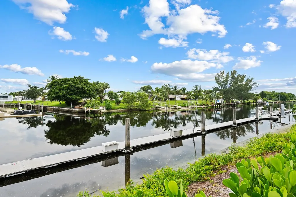 5095 Heatherhill Lane Boca Raton FL 33486
