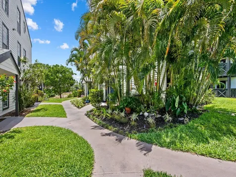 5095 Heatherhill Boca Raton FL 33486