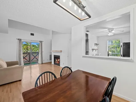 5095 Heatherhill Boca Raton FL 33486