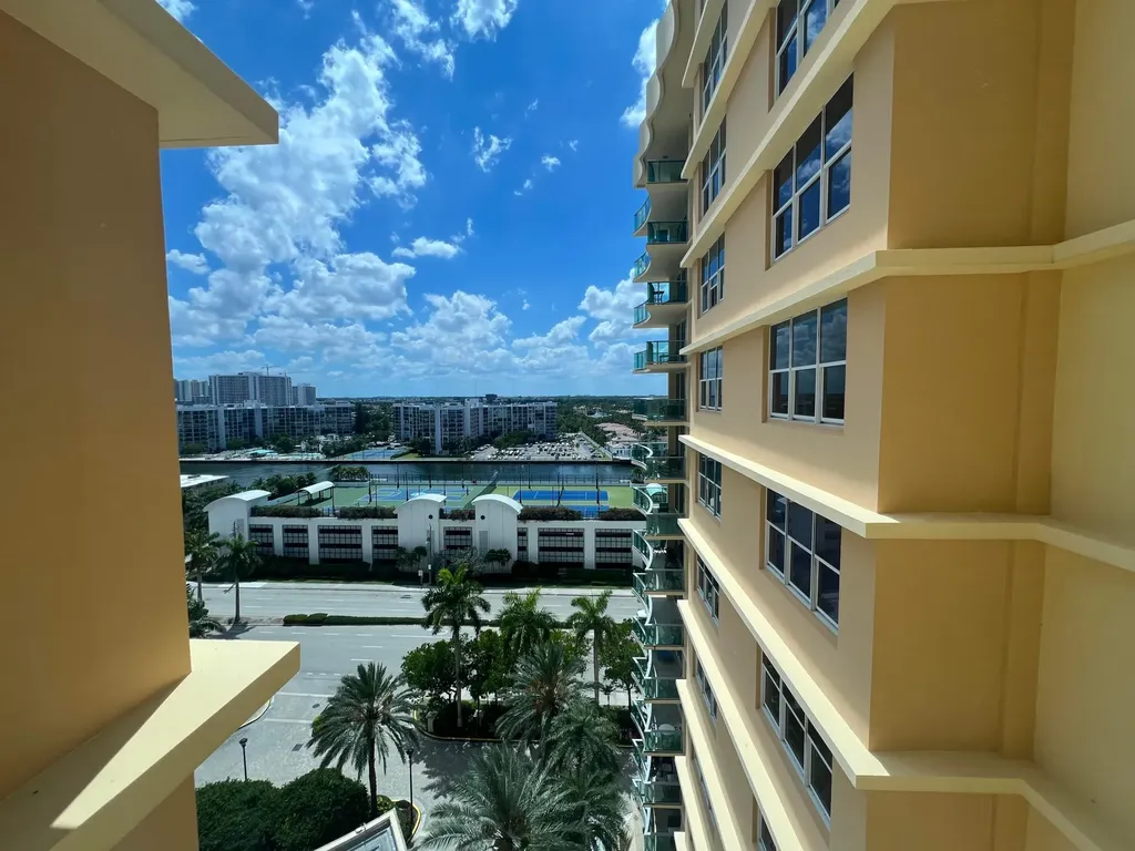 2501 S Ocean Drive Hollywood FL 33019
