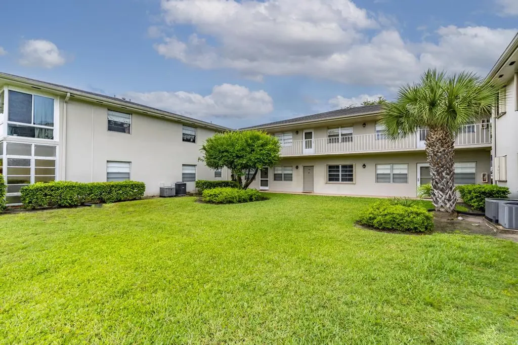 3 Lake Vista Trail Port St Lucie FL 34952