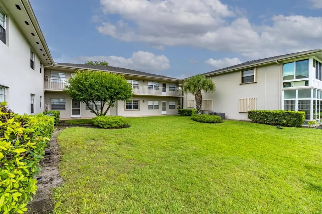 3 Lake Vista Trail Port St Lucie FL 34952