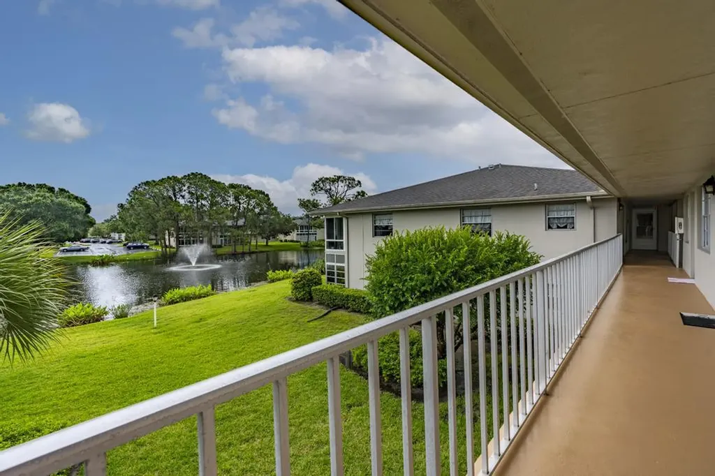 3 Lake Vista Trail Port St Lucie FL 34952
