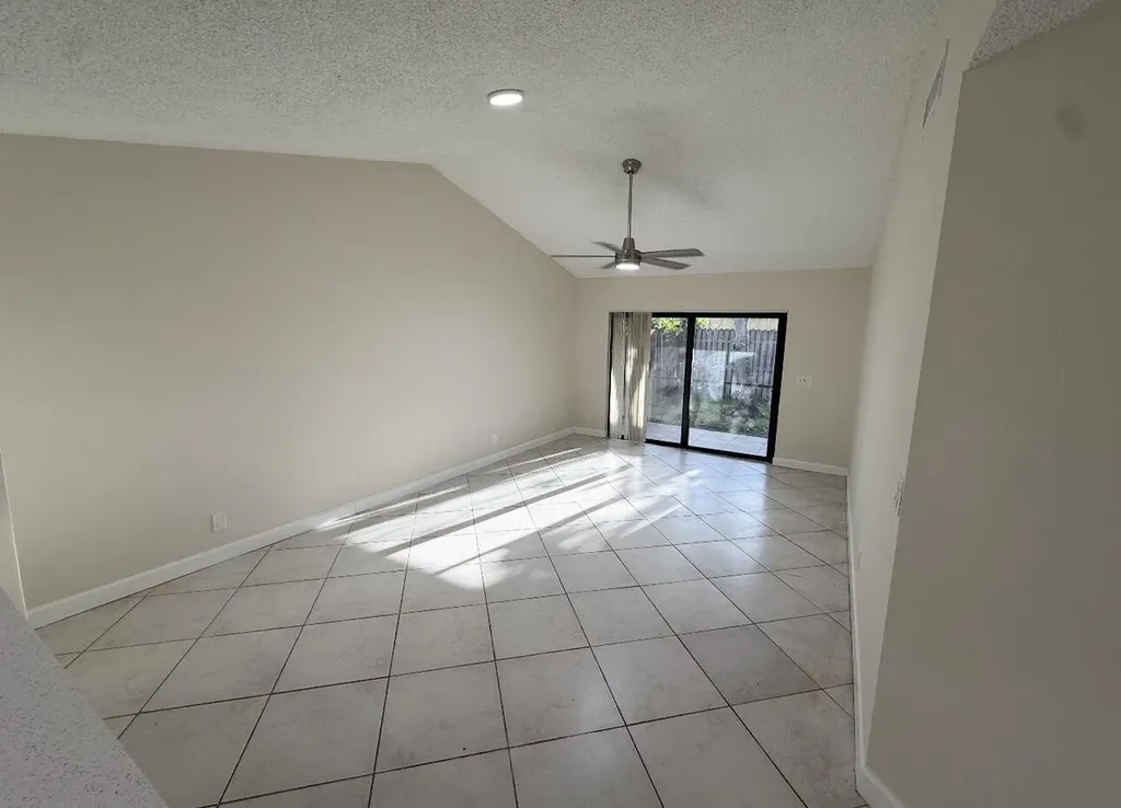 9083 W Highland Pines Drive Palm Beach Gardens FL 33418