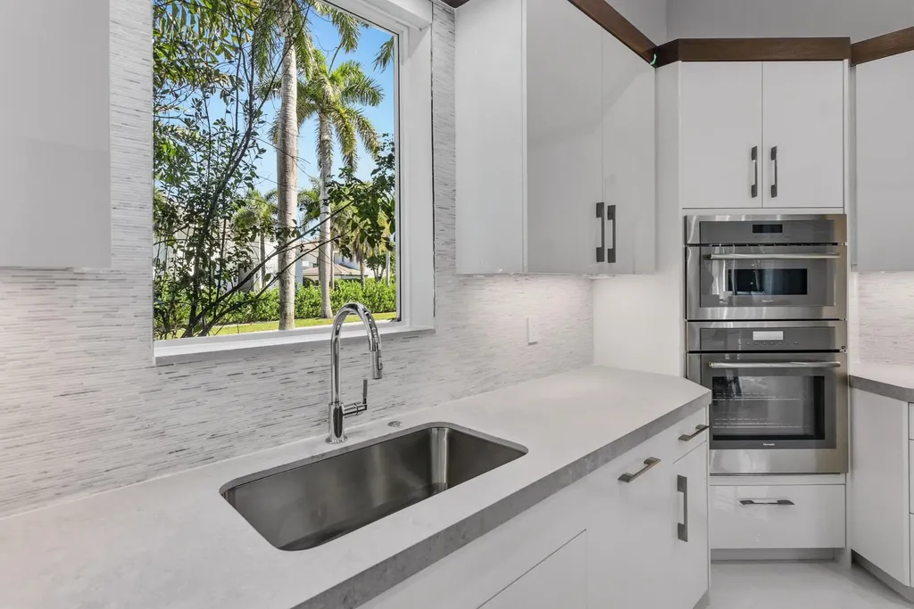 17661 Scarsdale Way Boca Raton FL 33496