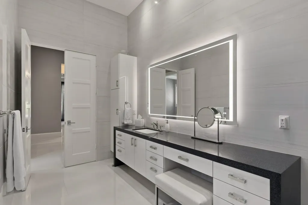 17661 Scarsdale Way Boca Raton FL 33496