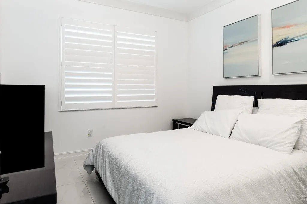 8092 Lemon Serpentine Lane Delray Beach FL 33446