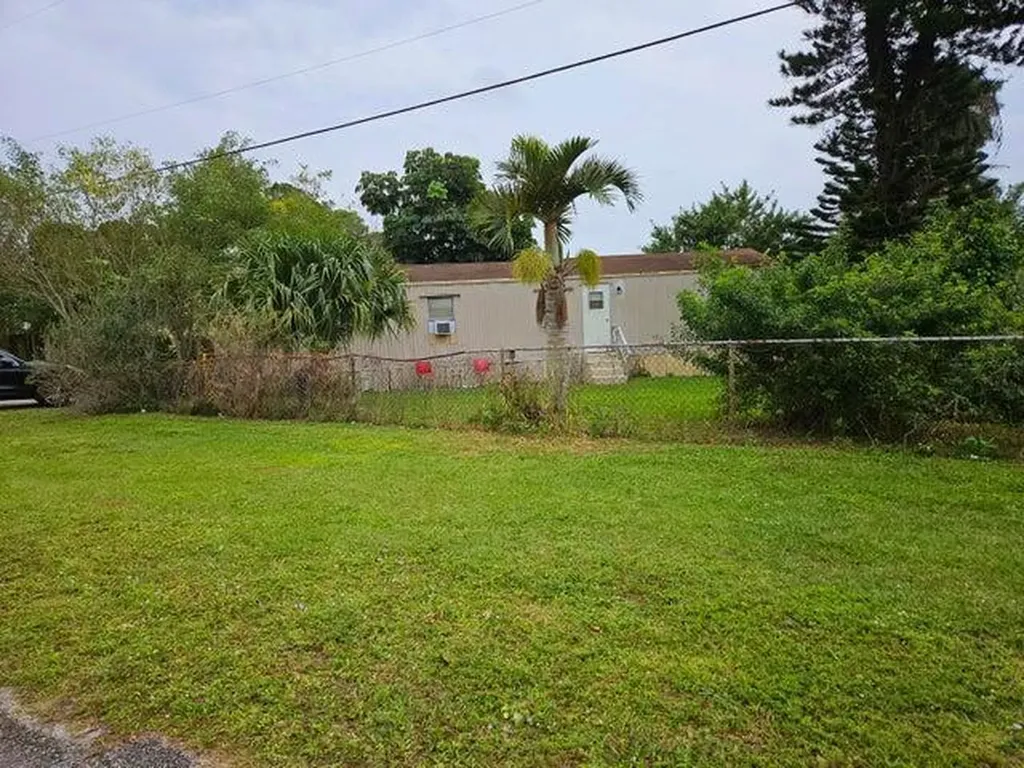 4870 Canal Road West Palm Beach FL 33415