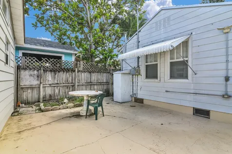 427 N J Street Lake Worth Beach FL 33460