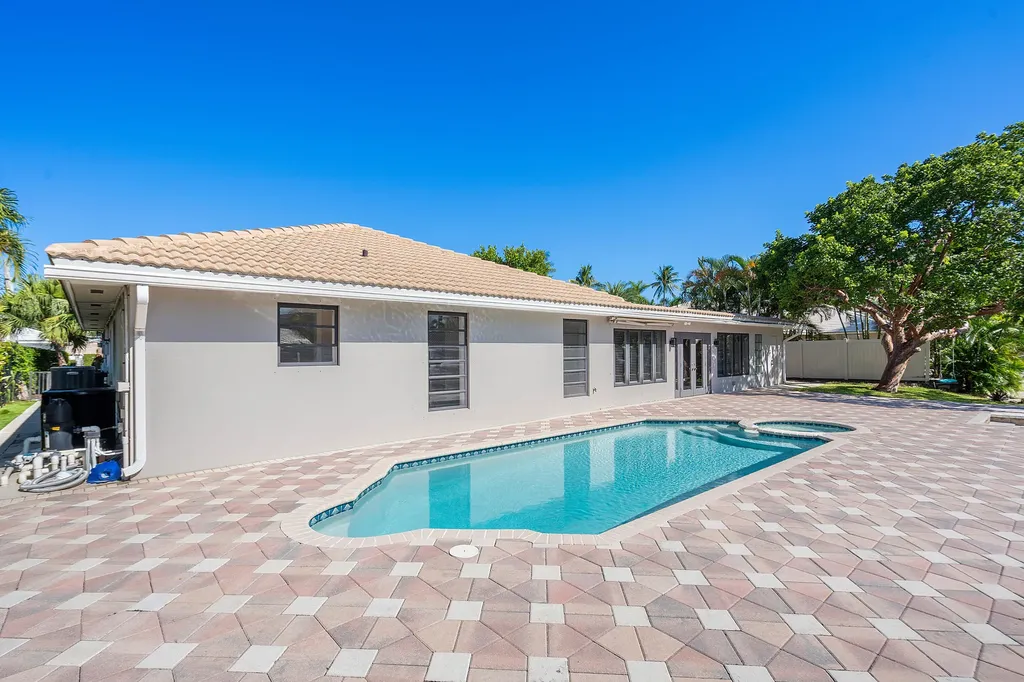 3731 NE 29th Avenue Lighthouse Point FL 33064