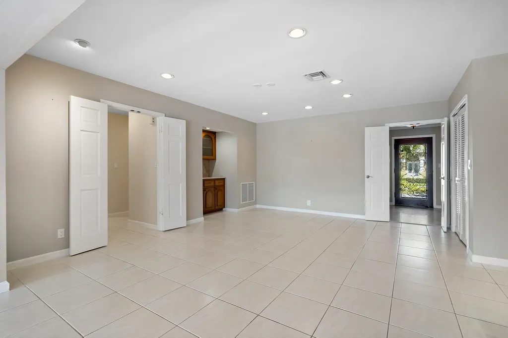 3731 NE 29th Avenue Lighthouse Point FL 33064
