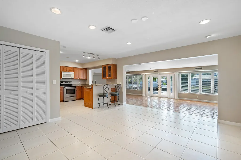 3731 NE 29th Avenue Lighthouse Point FL 33064