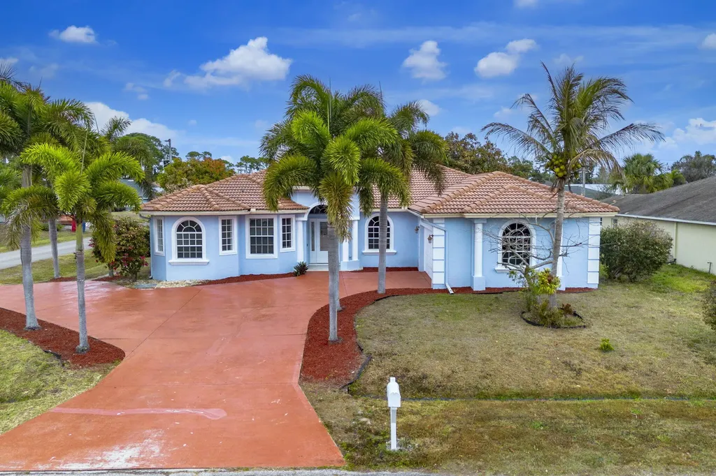 1897 SW Citation Avenue SW Port St Lucie FL 34953