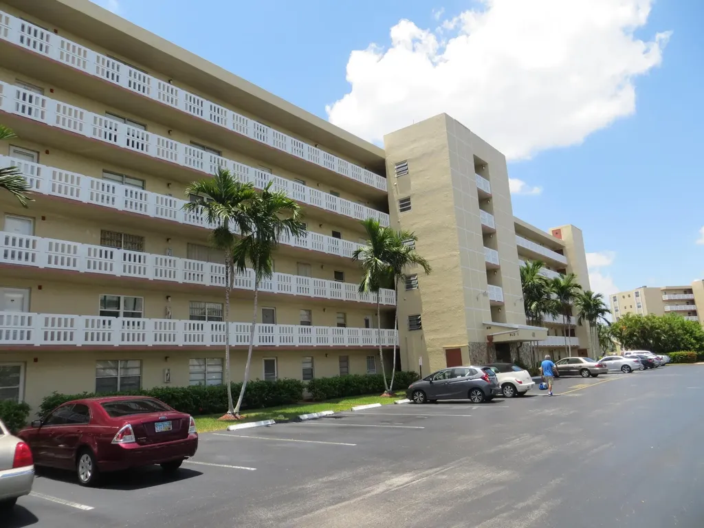 401 SE 3rd Street Dania Beach FL 33004