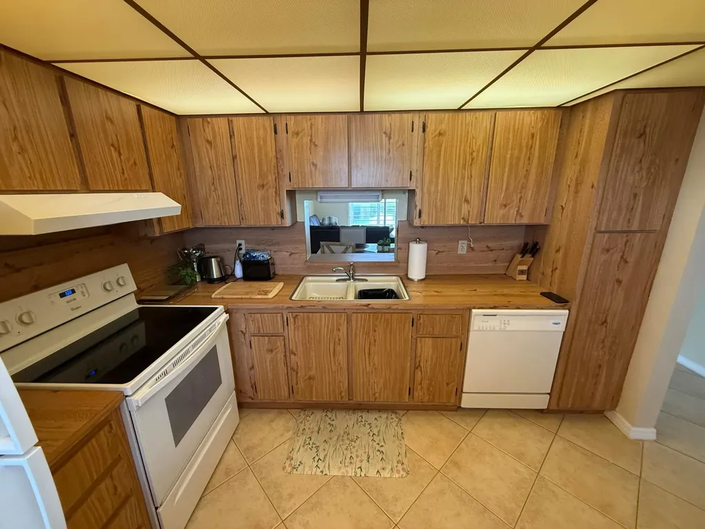 401 SE 3rd Street Dania Beach FL 33004