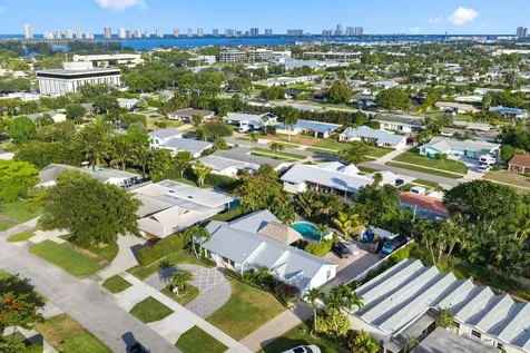 418 Oyster Road North Palm Beach FL 33408