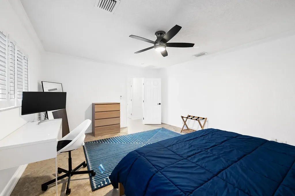 4761 Bayview Fort Lauderdale FL 33308