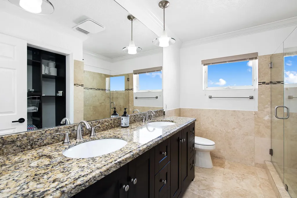 4761 Bayview Fort Lauderdale FL 33308