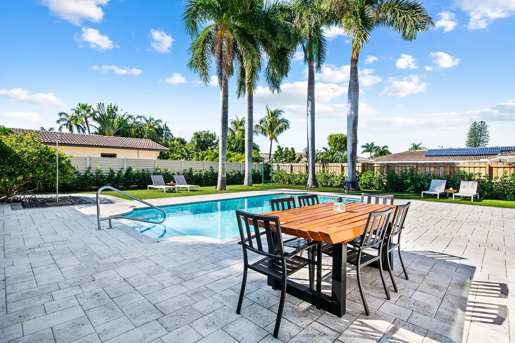4761 Bayview Fort Lauderdale FL 33308