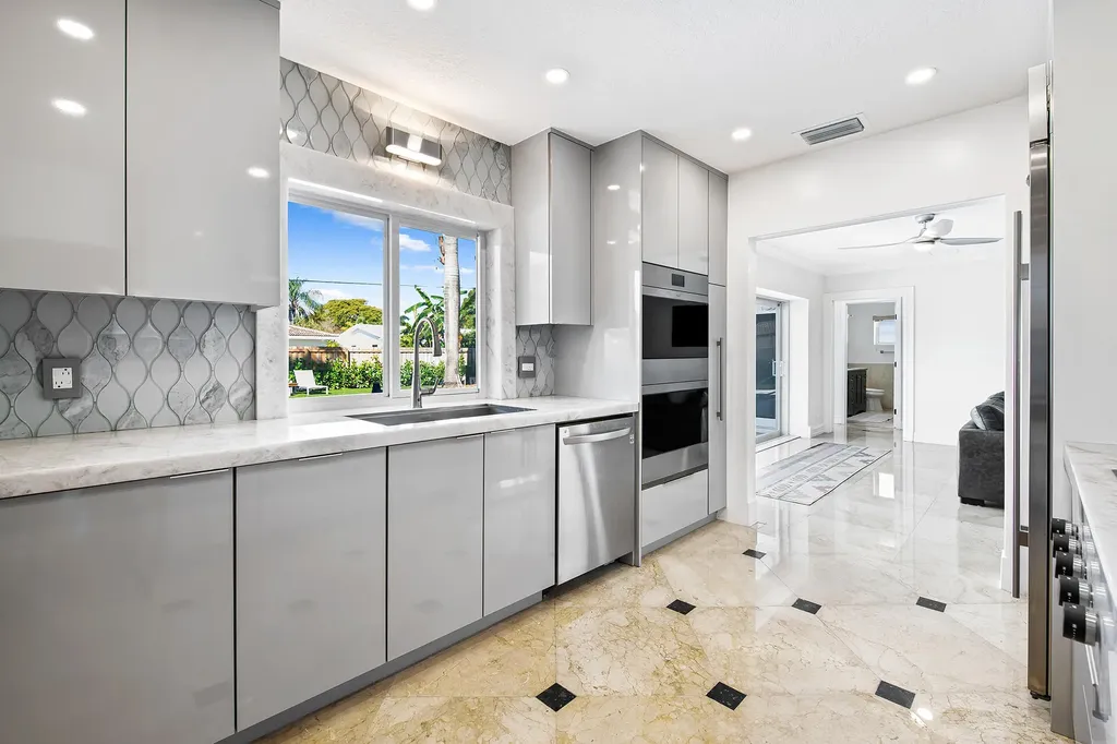 4761 Bayview Fort Lauderdale FL 33308