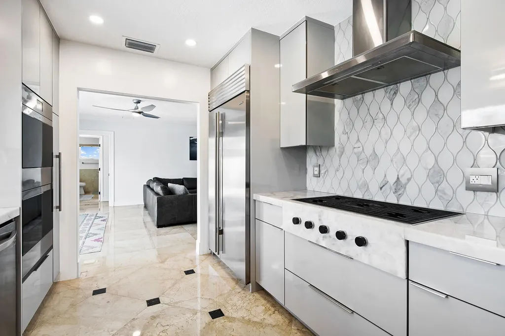 4761 Bayview Fort Lauderdale FL 33308