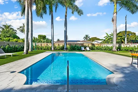 4761 Bayview Drive Fort Lauderdale FL 33308