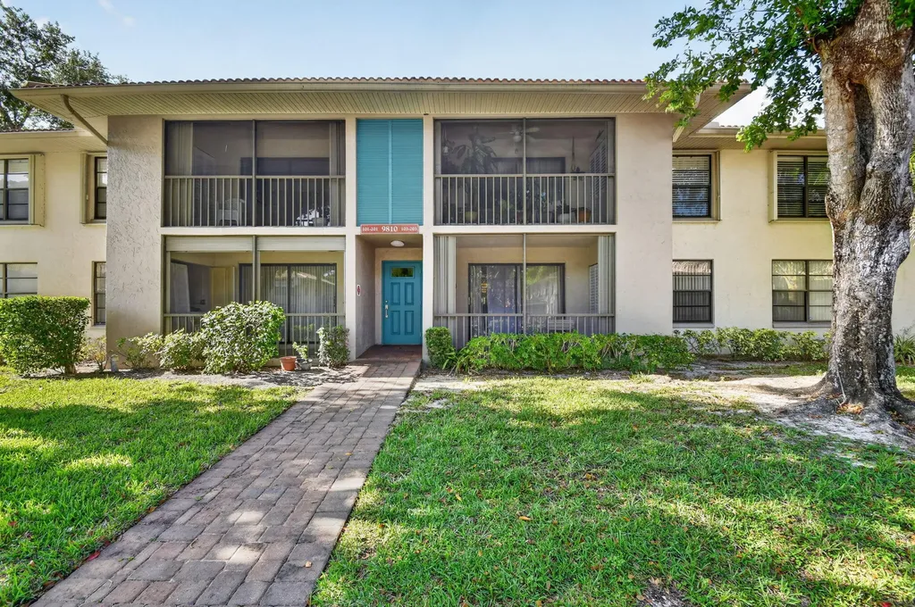 9810 Pineapple Tree, Drive Boynton Beach FL 33436