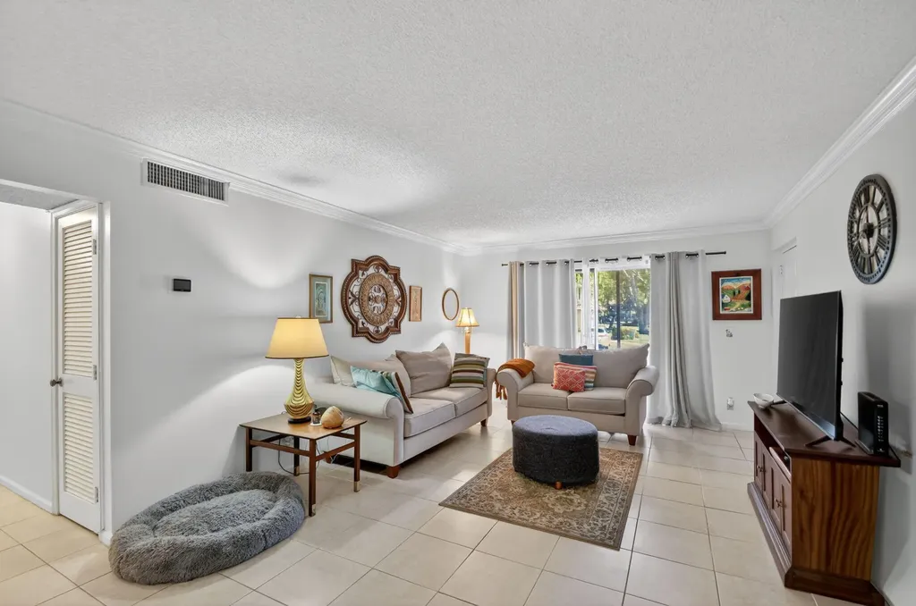 9810 Pineapple Tree, Drive Boynton Beach FL 33436