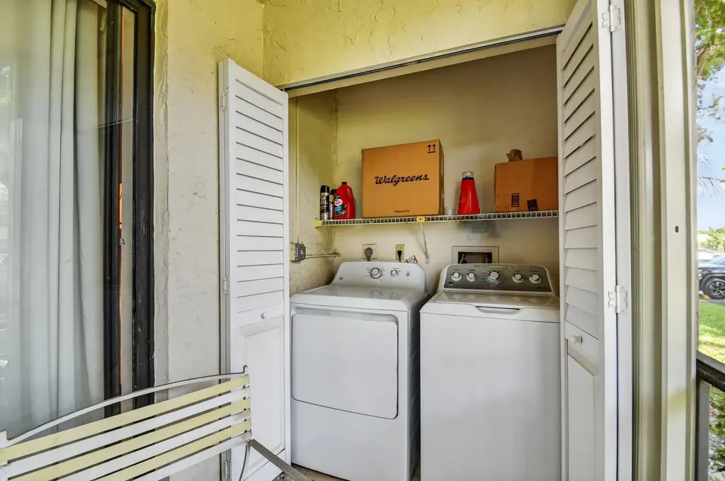 9810 Pineapple Tree, Drive Boynton Beach FL 33436