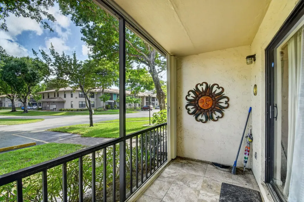 9810 Pineapple Tree, Drive Boynton Beach FL 33436